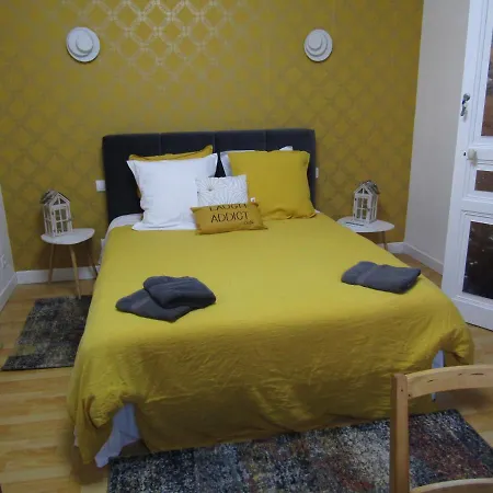 D'hotes Au Nid Du Thil Bed and breakfast