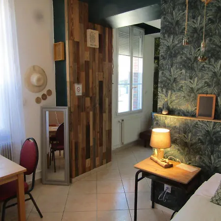 D'hotes Au Nid Du Thil Bed & Breakfast